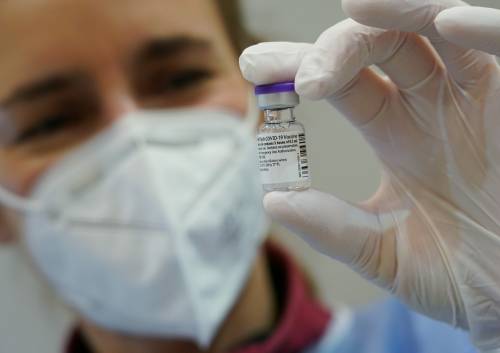Pfizer, 100mila dosi in meno all Pfizer, 100mila dosi in meno all