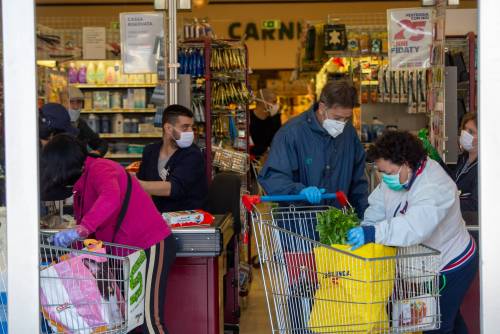 "Un metro e mezzo non basta". ?Ora Galli vuole misure più dure "Un metro e mezzo non basta". ?Ora Galli vuole misure più dure