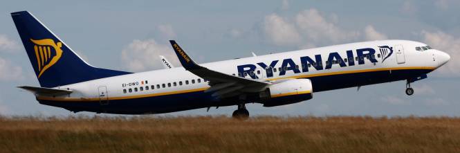 Ryanair Ora Pagano Pure I Neonati Ma Stanno In Braccio Ilgiornale It