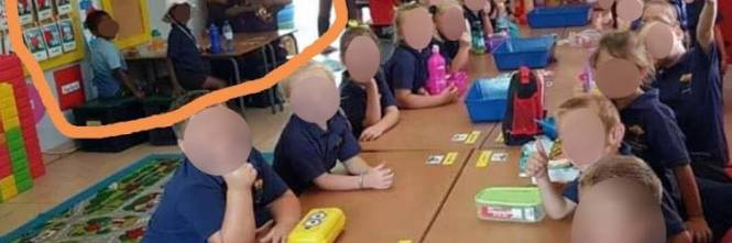 Bambini Neri E Bianchi In Banchi Separati La Foto Che Fa Infuriare Sudafrica Ilgiornale It