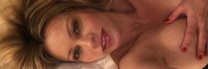 Anna Falchi Nuda Su Instagram Per Festeggiare La Vittoria Del Derby
