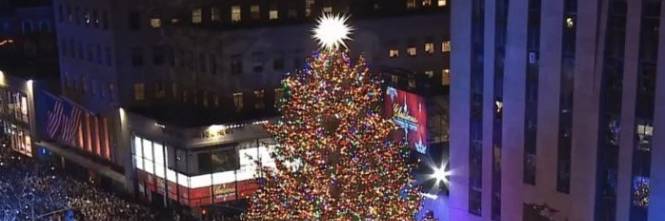 Albero Di Natale New York.New York L Albero Di Natale Piu Famoso Al Mondo E Figlio Di Un Italiano Ilgiornale It