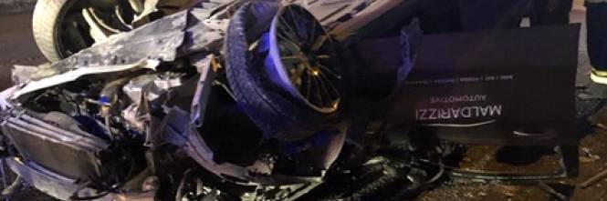 Un Incidente Per Uccio De Santis L Auto Si Ribalta Prima Dello Show Ilgiornale It