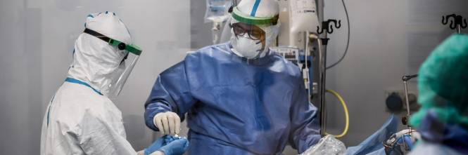 Coronavirus, l'allarme dell'Oms: "Persone sulla 30ina muoiono. E non avevano altre patologie" - IlGiornale.it