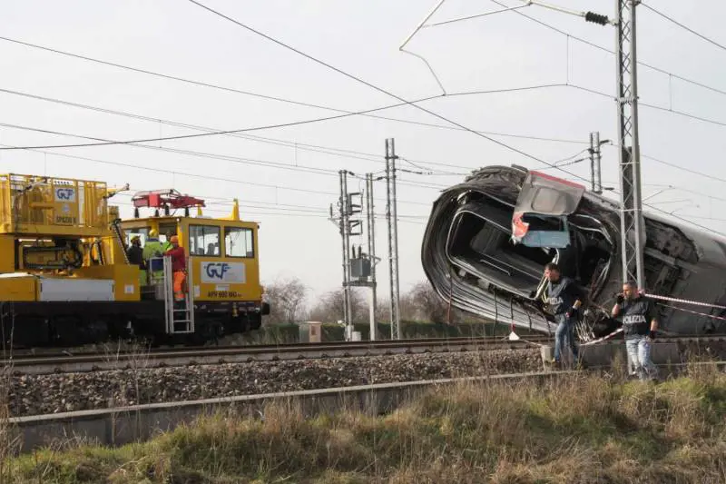 Frecciarossa deragliato: al via le operazioni di rimozione