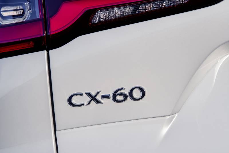 Mazda CX-60, guarda le foto 5