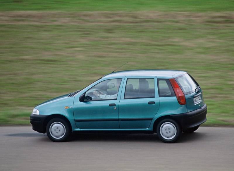 30 anni Fiat Punto: l'importanza del modello, le curiosità e i numeri  dell'erede della Uno. 