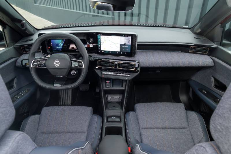 Renault 4 E-Tech Plein Sud, bella da vivere: prova