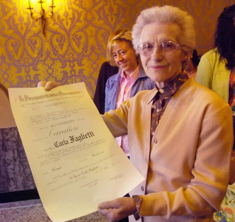 La città oggi si mobilita per lAfrica