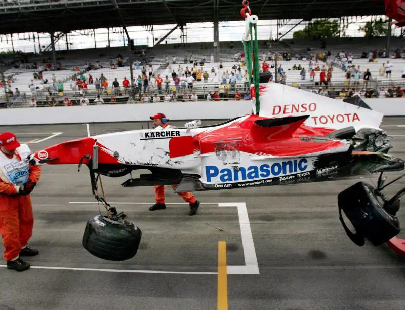 Schumi re operaio: «Su le maniche, gli altri scappano»