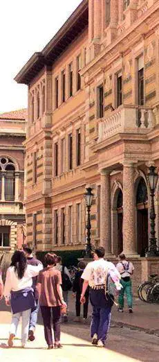 Le star rispondono allappello, il pubblico no Pino Daniele diserta: show che parla inglese