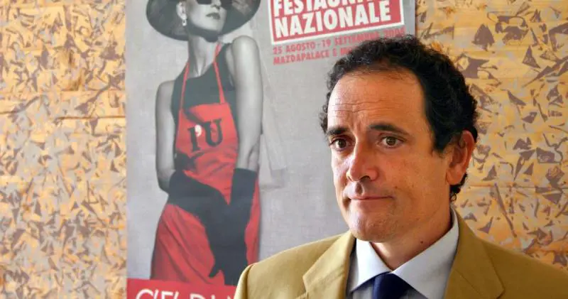 Ricami con fili d’oro e argento