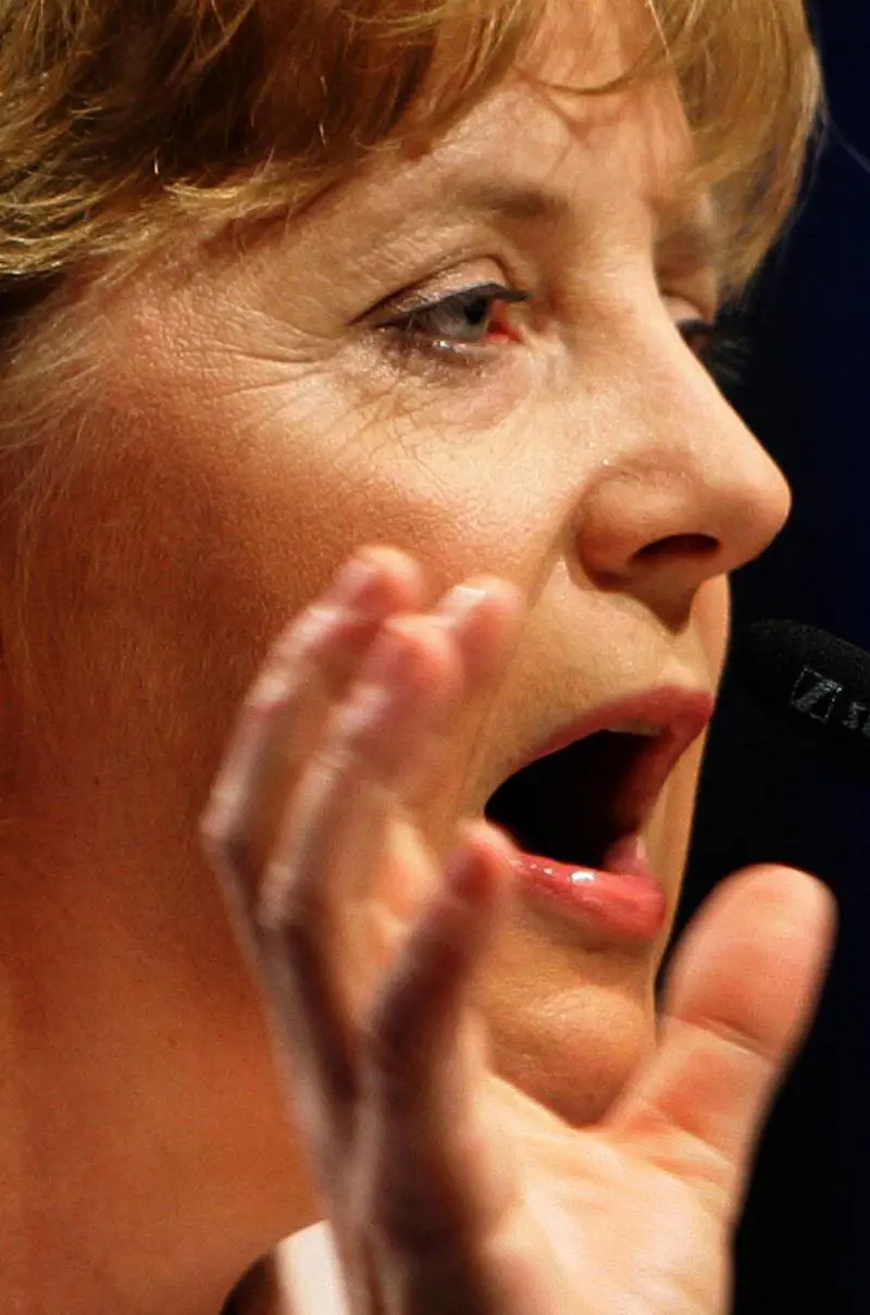 «In via Quaranta si insegna a sottomettere le altre culture»