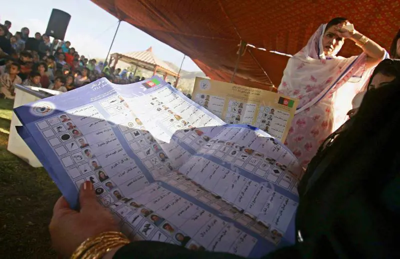 In duemila per pulire i Navigli De Corato: «La città li ami di più»