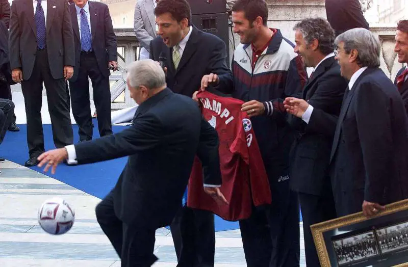 Bpi, Gronchi volta pagina