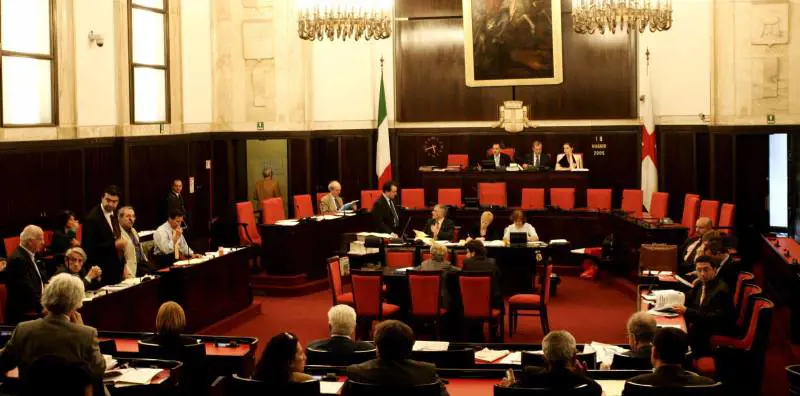 Sinistra messa sotto scacco dai ribelli dell’Alta velocità