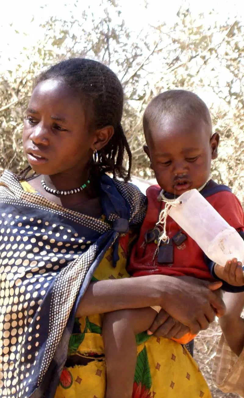 Leuro perde terreno sul dollaro Gli analisti: colpa delle violenze