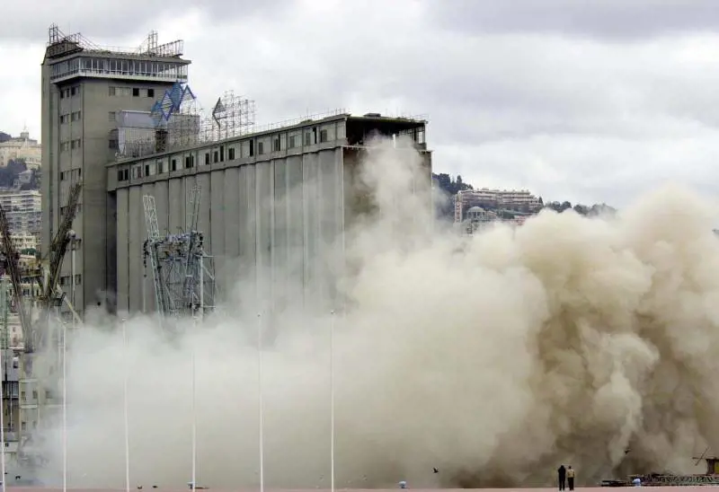 Lodioso avvocato Fabio Volo viene addolcito dalla malattia