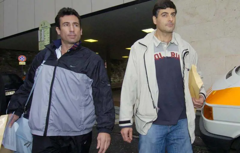 La vittima grida e sventa il colpo