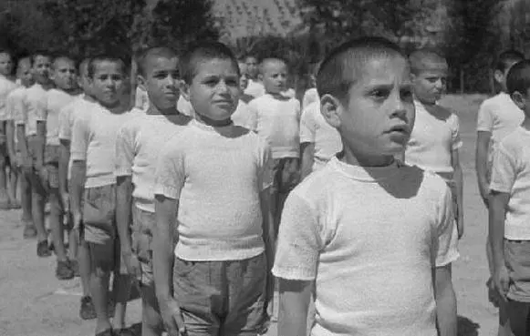 Lobiettivo sui «monelli banditi»