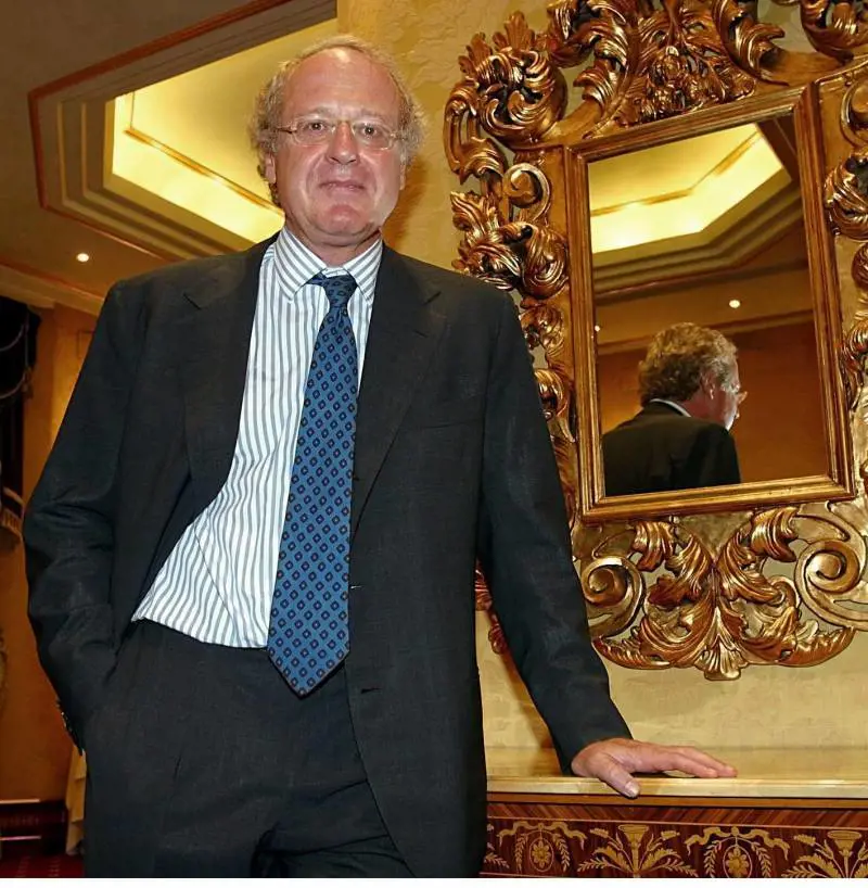 Al mondiale come alla guerra Olandesi  con lelmetto nazista