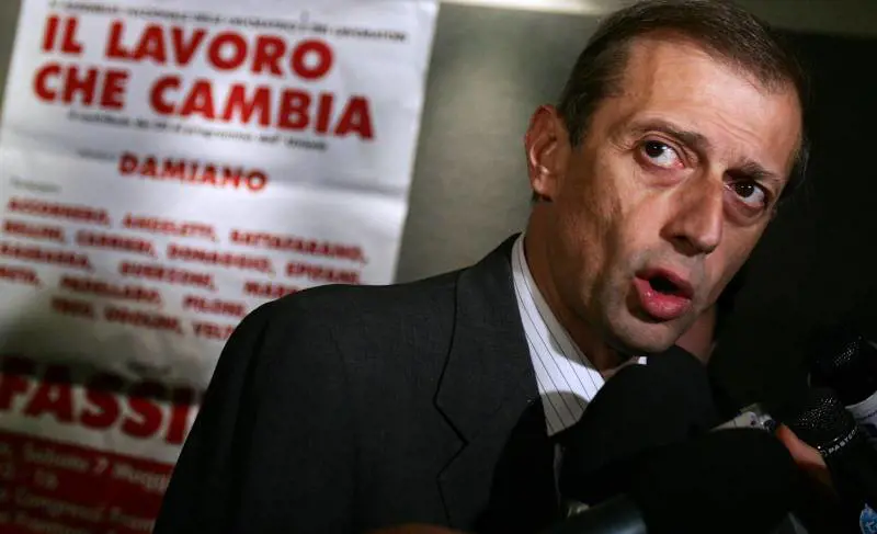 Un «Fantasma» si aggira fra le quinte del San Babila