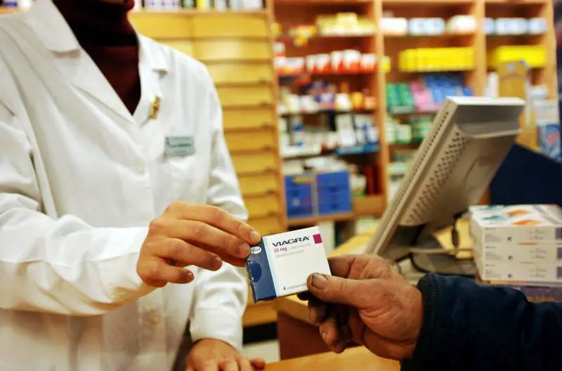 Chiusi gli aeroporti, odissea per i treni