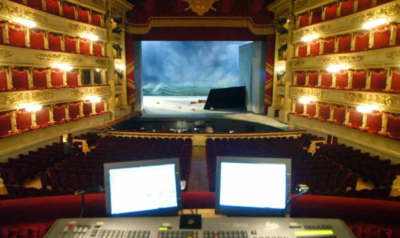 Quote rosa, casalinghe a lezione di politica