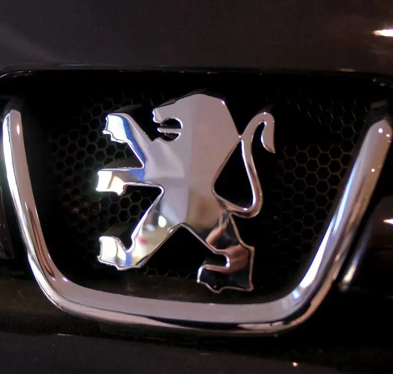 Formigoni ancora a carte coperte ma per la squadra punta al poker