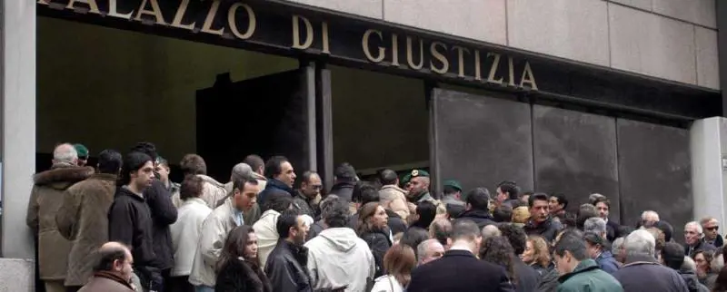 I no global attaccano i difensori