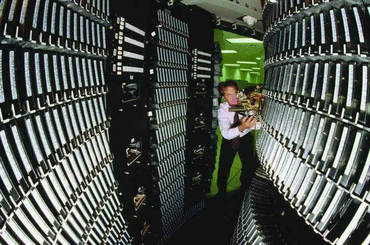 Ieri linaugurazione di piazza San Cosimato An: un altro orrido urbano, come lAra Pacis