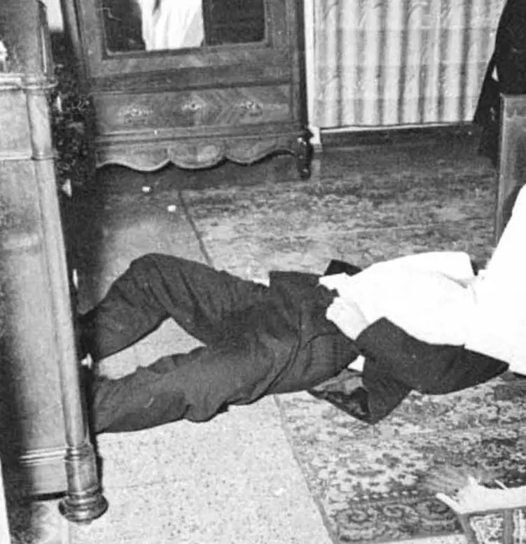 Tenco, i reperti del suicidio venduti allasta