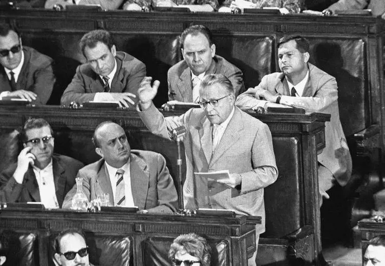 Porto Empedocle diventa l’approdo dei trasformisti