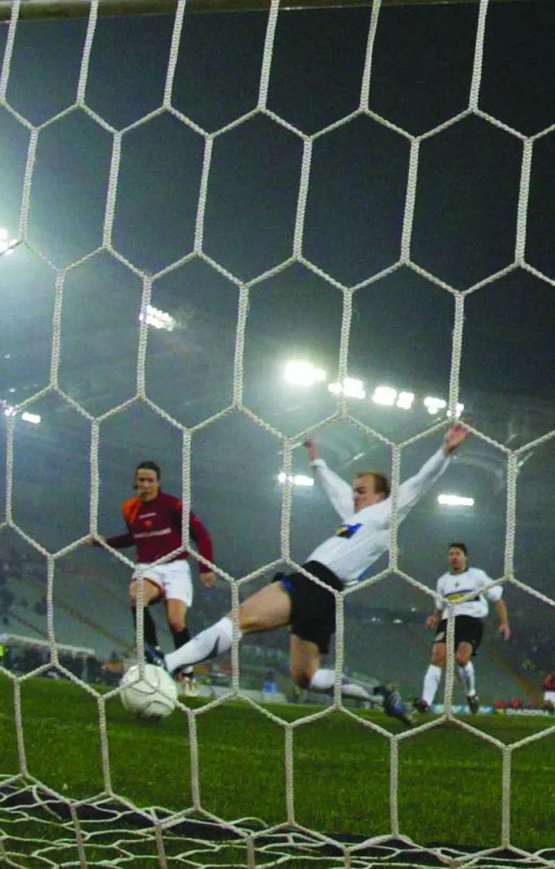 Buche, sporcizia e baraccopoli: benvenuti nelle banchine del Tevere