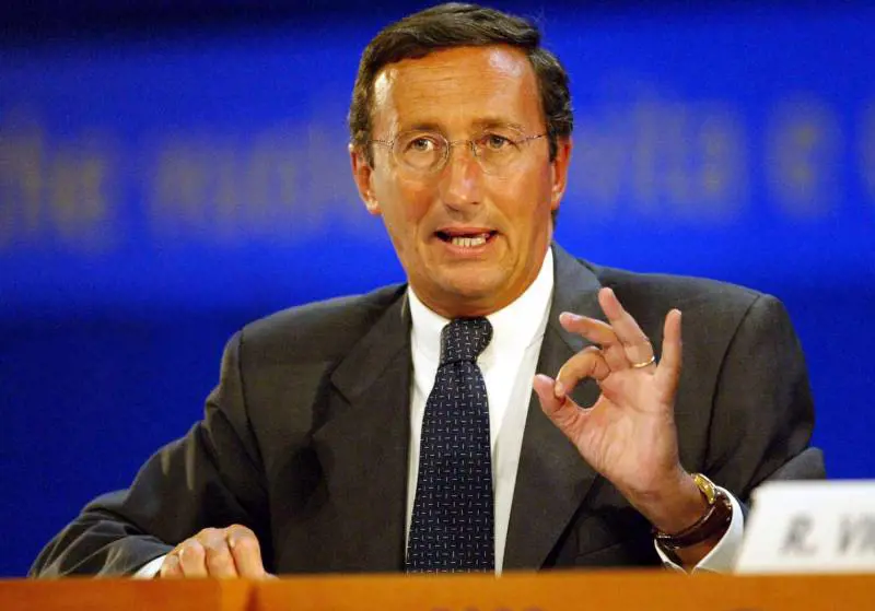 Fini accusa: "Da Prodi una colossale bugia"