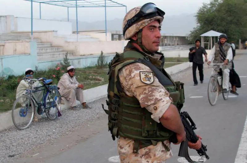 Prodi e D'Alema: l'Italia resta in Afghanistan, ma niente truppe in più