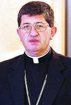 Nuovo allarme dei vescovi: i Pacs scardinano la famiglia