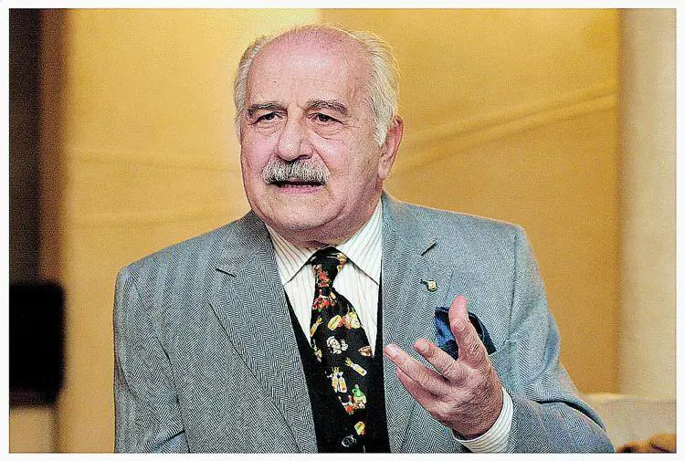 Il cane parla e rivela i segreti della famiglia