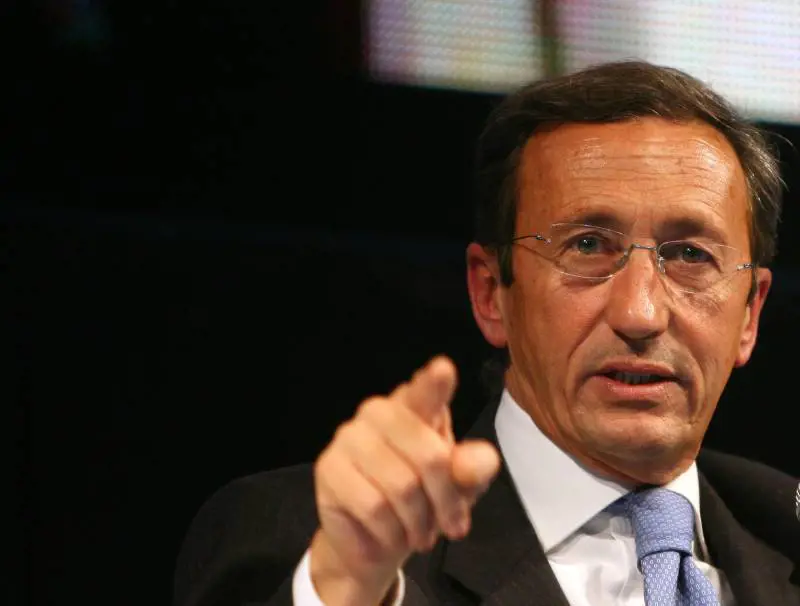 Fini attacca D'Alema: "Irrituale 
è la sua risposta stizzita agli Usa"