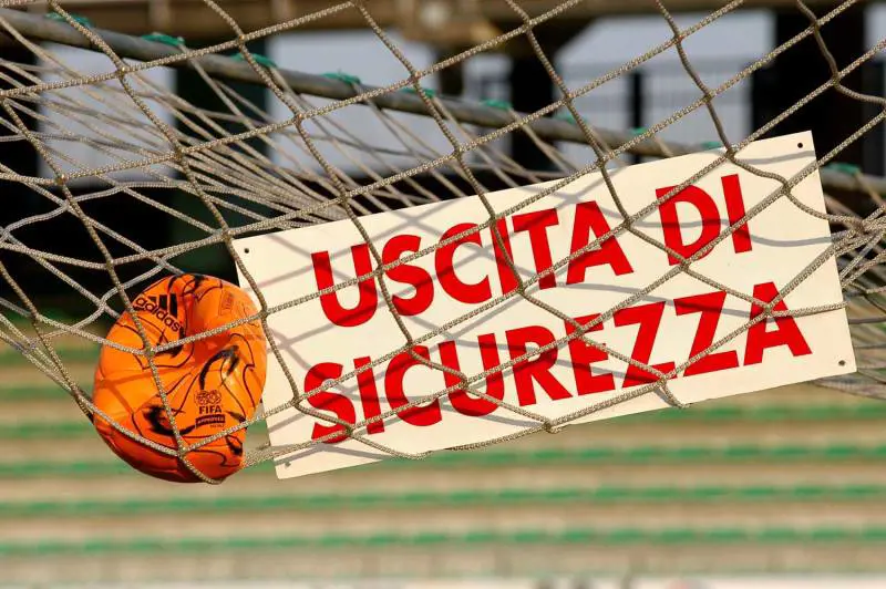 La Lega accetta le porte chiuse: 
"Va bene, nel week end si gioca" 