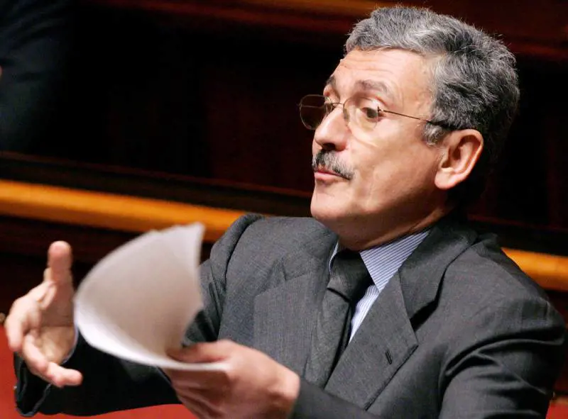 D'Alema all'attacco: "Certa sinistra non serve al Paese" 
Bertinotti: "Non commento quella frase" 
