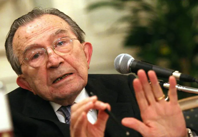 Giallo sul voto di Andreotti e Pallaro. Il senatore a vita: "Mi astengo o non partecipo"