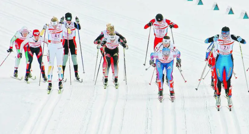 Italia, una staffetta a picco tradita dagli sci e dalla tivù