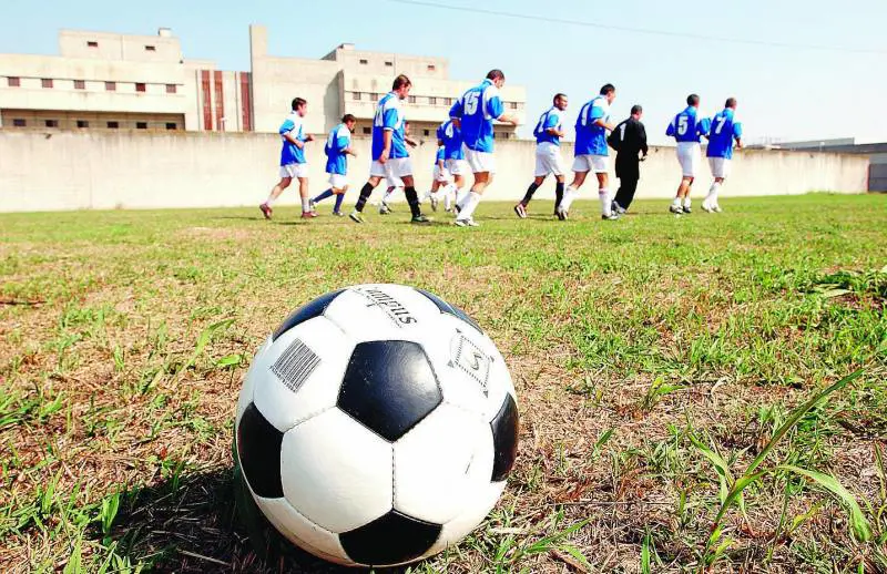 Calcio oltre le sbarre: i detenuti di Bollate campioni di fair play