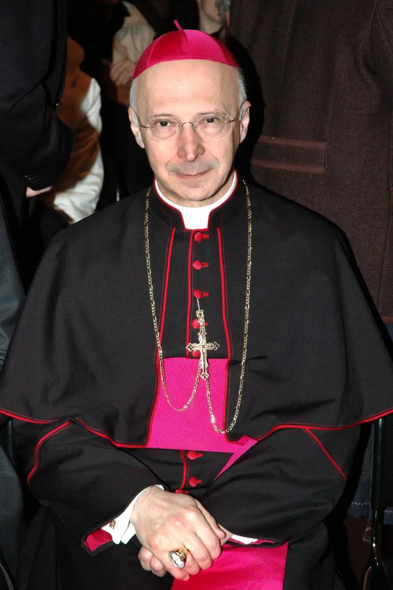 Bagnasco: "I rapporti con l’islam? Chi vive qui rispetti le nostre leggi"