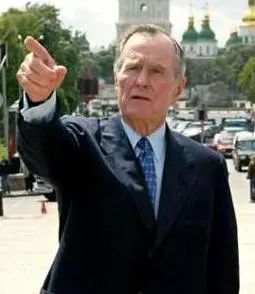 Bush padre all'ospedale. Colto da malore 
mentre stava giocando a golf