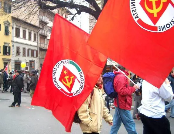Scuola, Rifondazione scende in piazza 
contro il governo ma "blocca" i suoi ministri