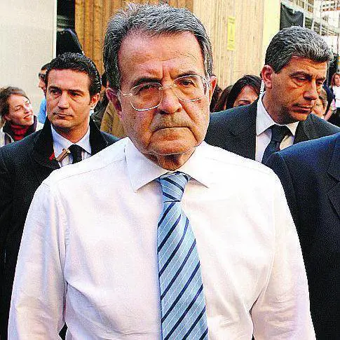 Prodi chiede il silenzio stampa. "Situazione molto complessa"