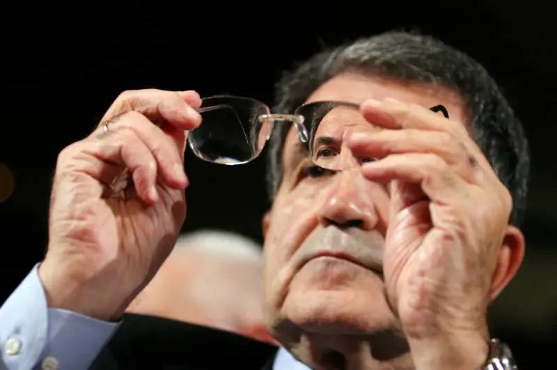 La dottrina Prodi:  pronto a violare la legge per liberare gli ostaggi