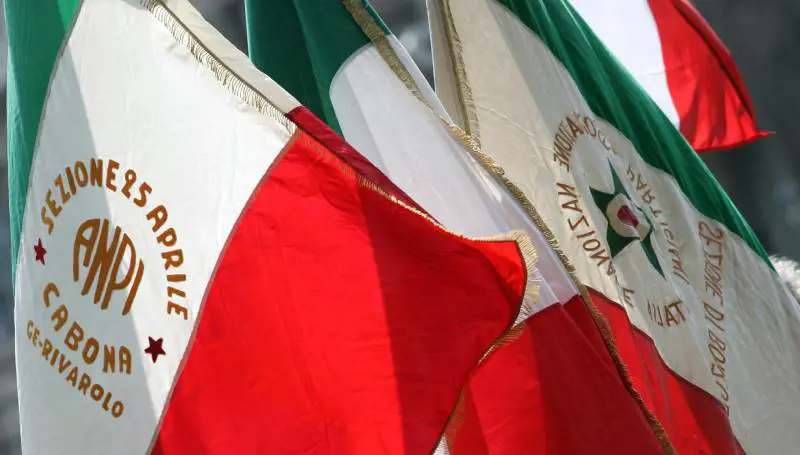 Fascista sfida i ragazzi dellAnpi: «Abbiamo idee simili, parliamo»